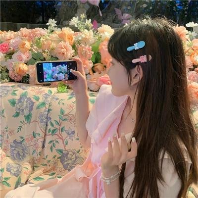 俏如彩蝶飞飞飞